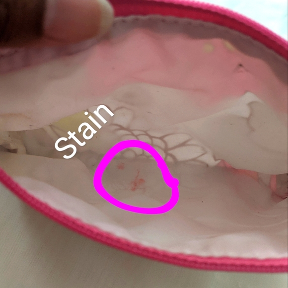 Clinique Cosmetics Bag - Picture 6 of 6